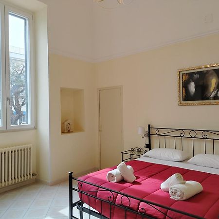 Palazzo Castellano Bed and Breakfast Lecce Buitenkant foto